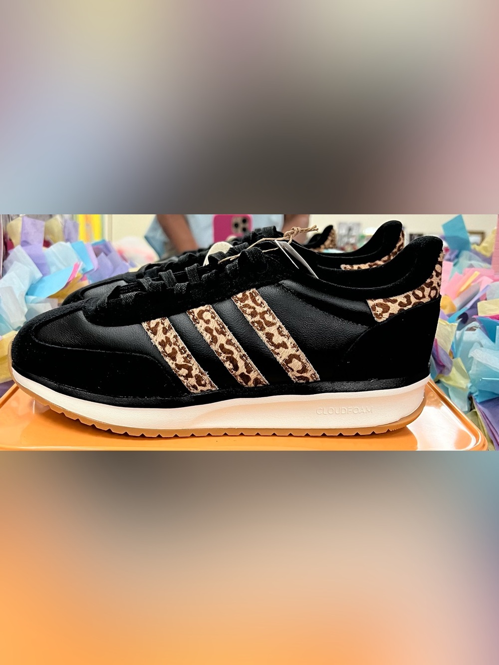 Adidas Women’s Sz 8.5 Run 70s 2.0 Black Leather Sneakers with Leopard Stripe - Picture 10 of 11